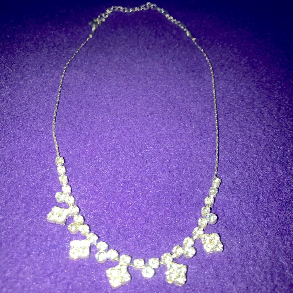 Women’s necklace